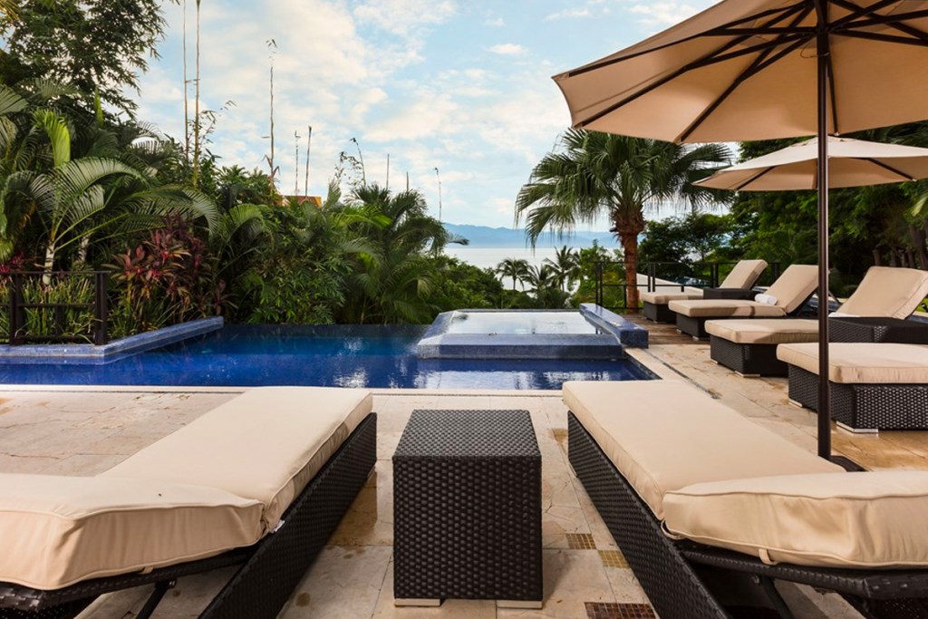 HOUSE   I  REAL DEL MAR  I  LA CRUZ DE HUANACAXTLE